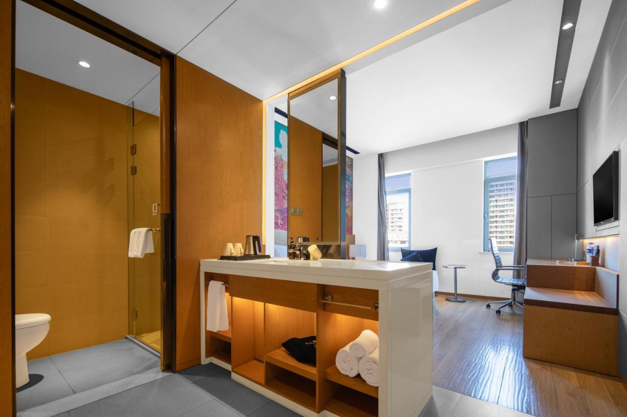 Minimax Hotel Shanghai Сунцзян Экстерьер фото