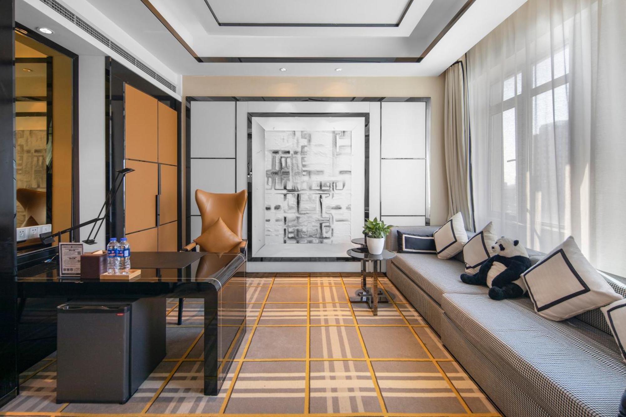 Minimax Hotel Shanghai Сунцзян Экстерьер фото