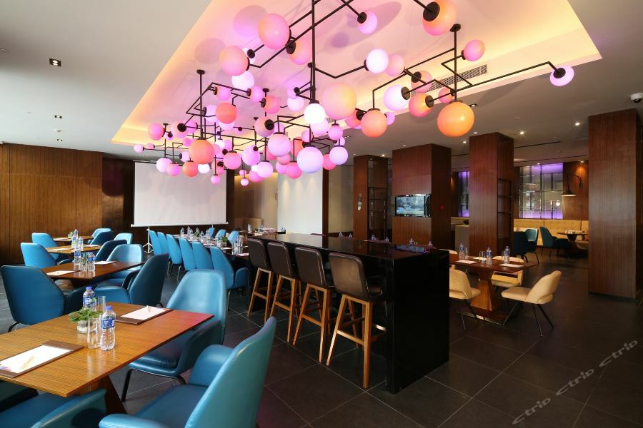 Minimax Hotel Shanghai Сунцзян Экстерьер фото